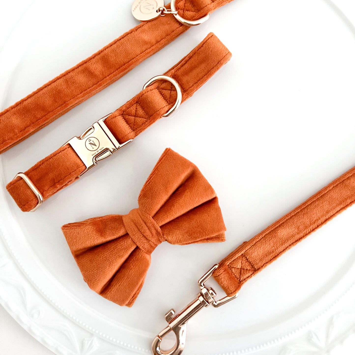 Velvet Leash - Topaz